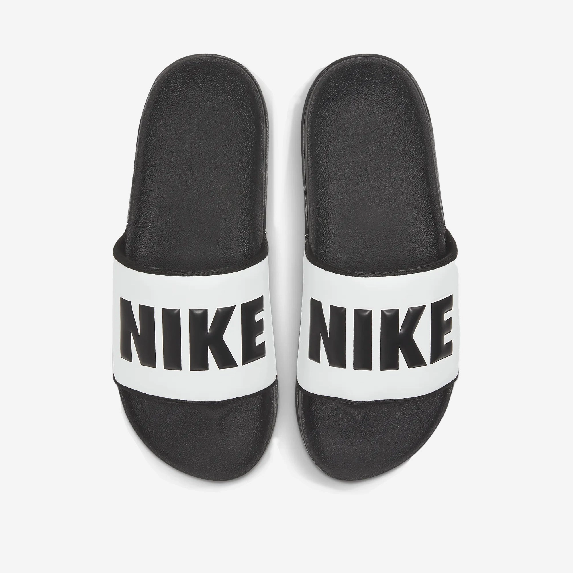 Nike | OFFCOURT  { BLACK/WHITE