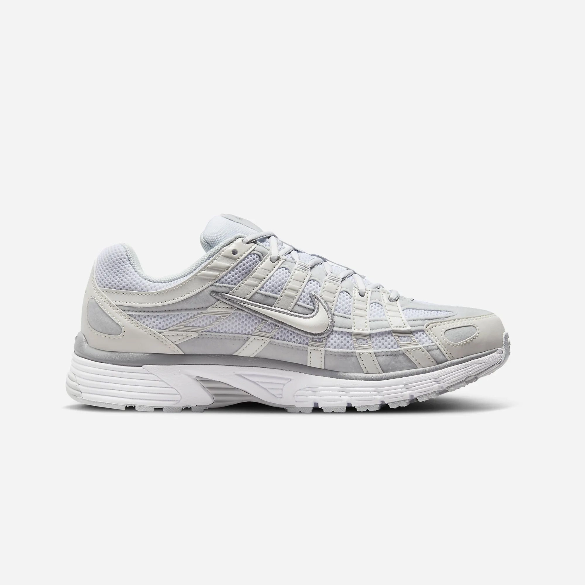 Nike | P-6000  { MTLC SUMMIT WHT/WHITE-PURE PLATINUM