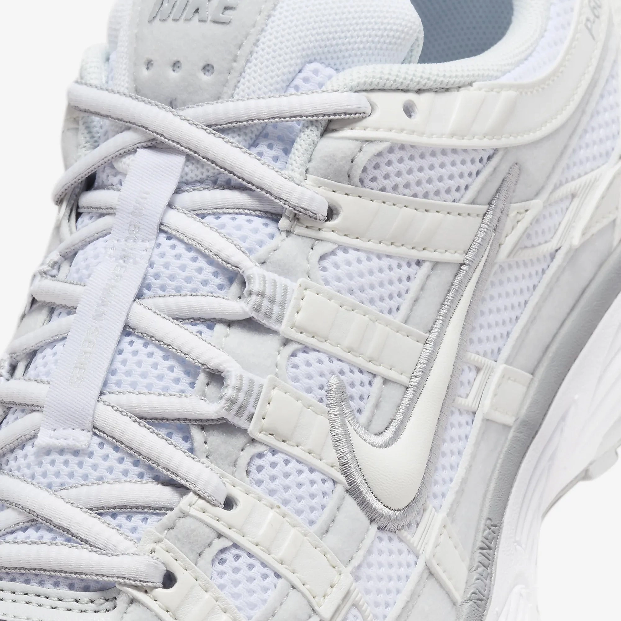Nike | P-6000  { MTLC SUMMIT WHT/WHITE-PURE PLATINUM