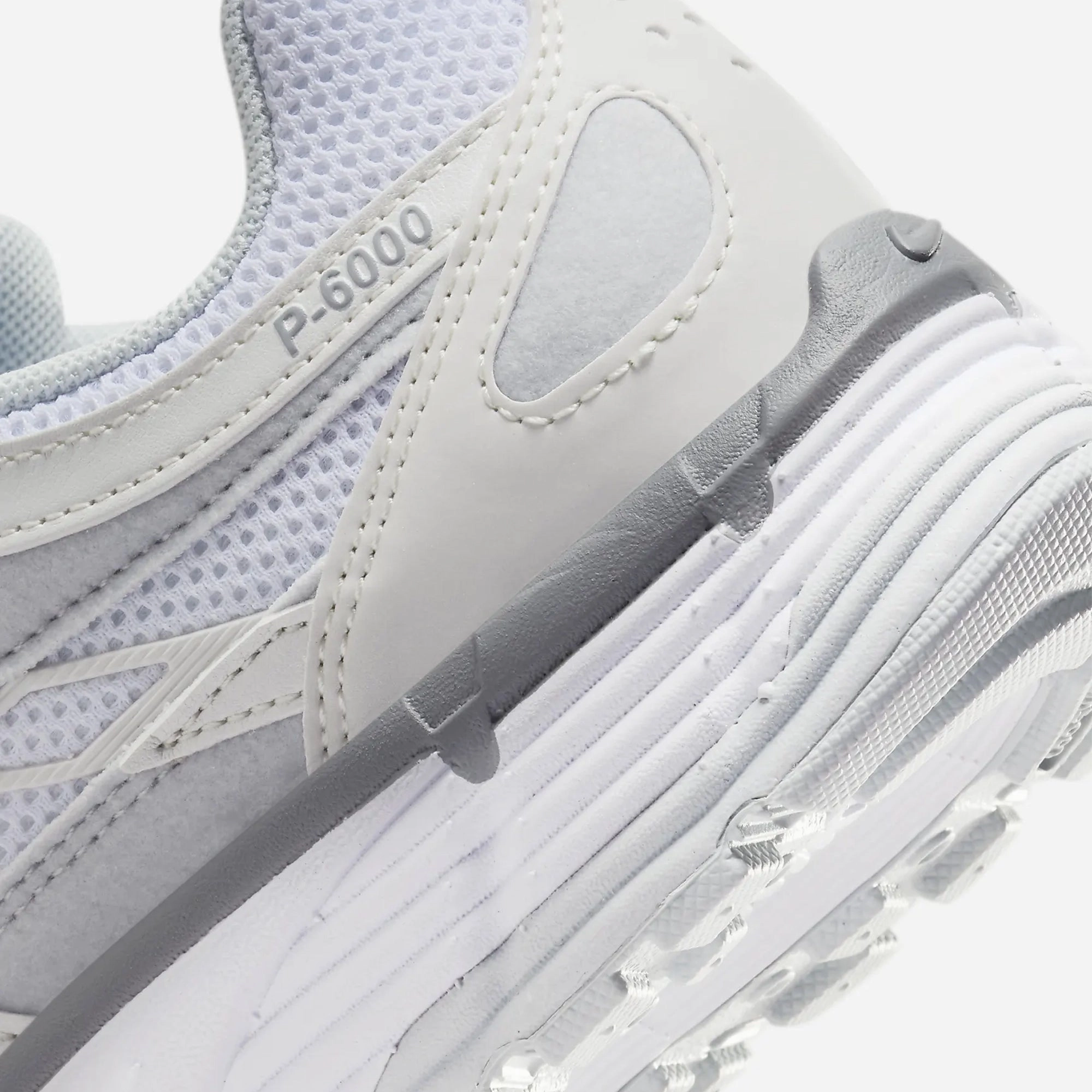 Nike | P-6000  { MTLC SUMMIT WHT/WHITE-PURE PLATINUM