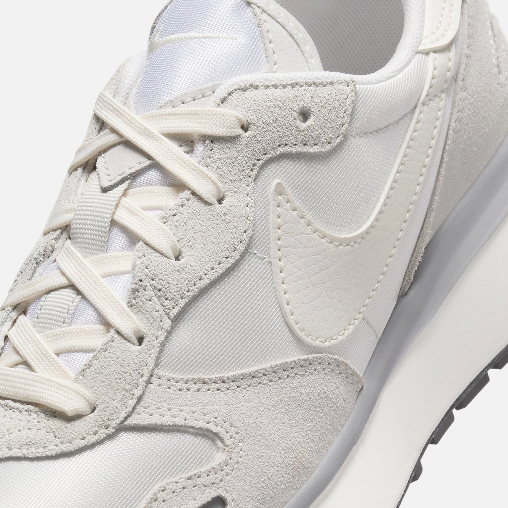 Nike | PHOENIX WAFFLE  { PLATINUM TINT/PALE IVORY-SUMMIT WHITE