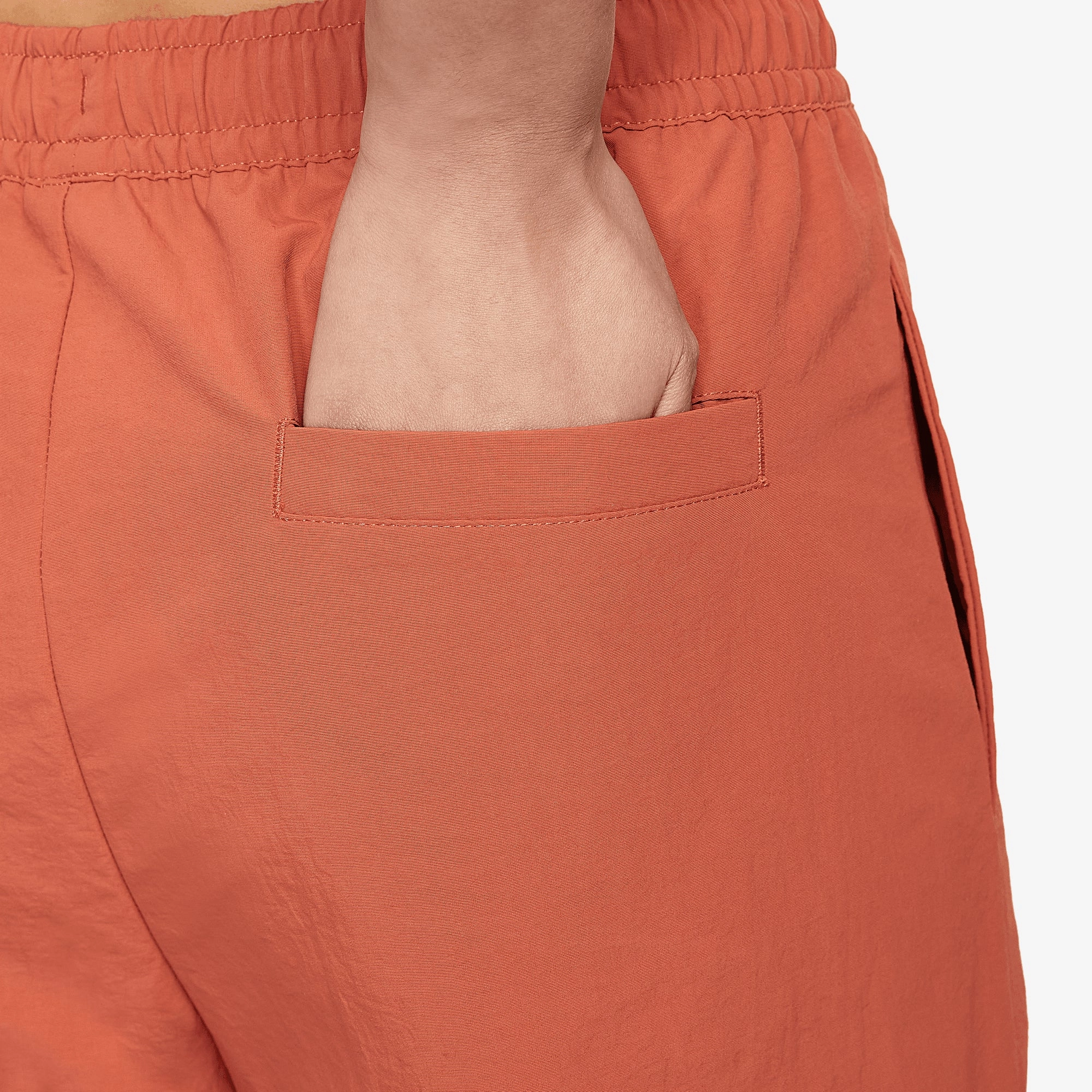 Nike | SPORTSWEAR EVERYTHING WOVENS  { BURNT SUNRISE/SAIL