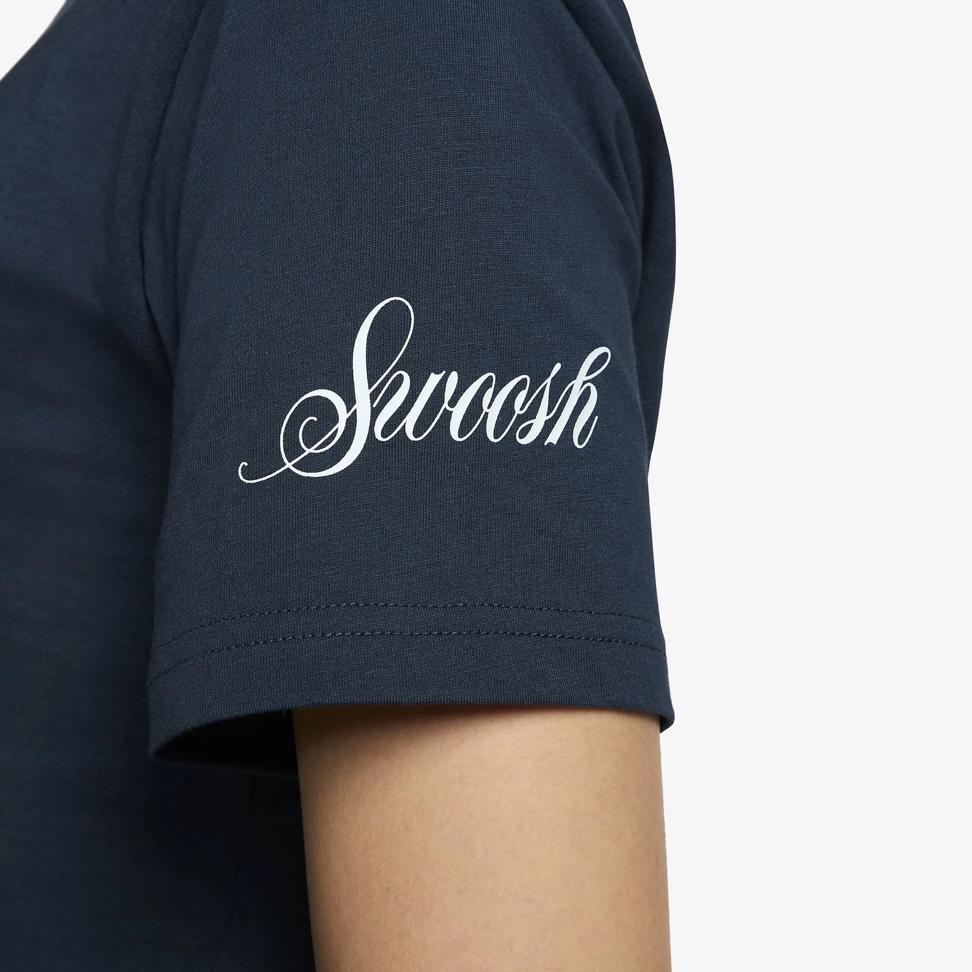NIKE | SPORTSWEAR LOOSE SHORT-SLEEVE CROPPED T-SHIRT { BLUE