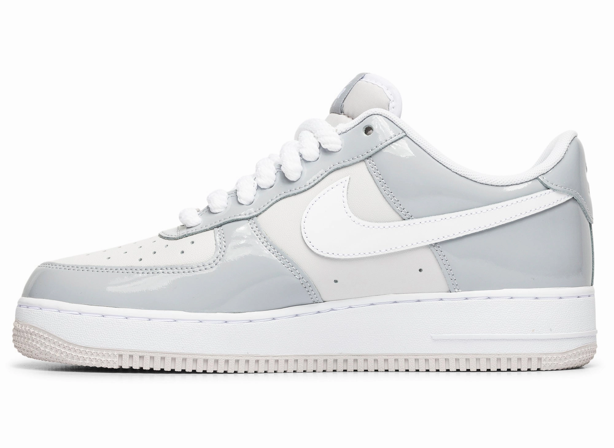 Nike Air Force 1 07 LV8