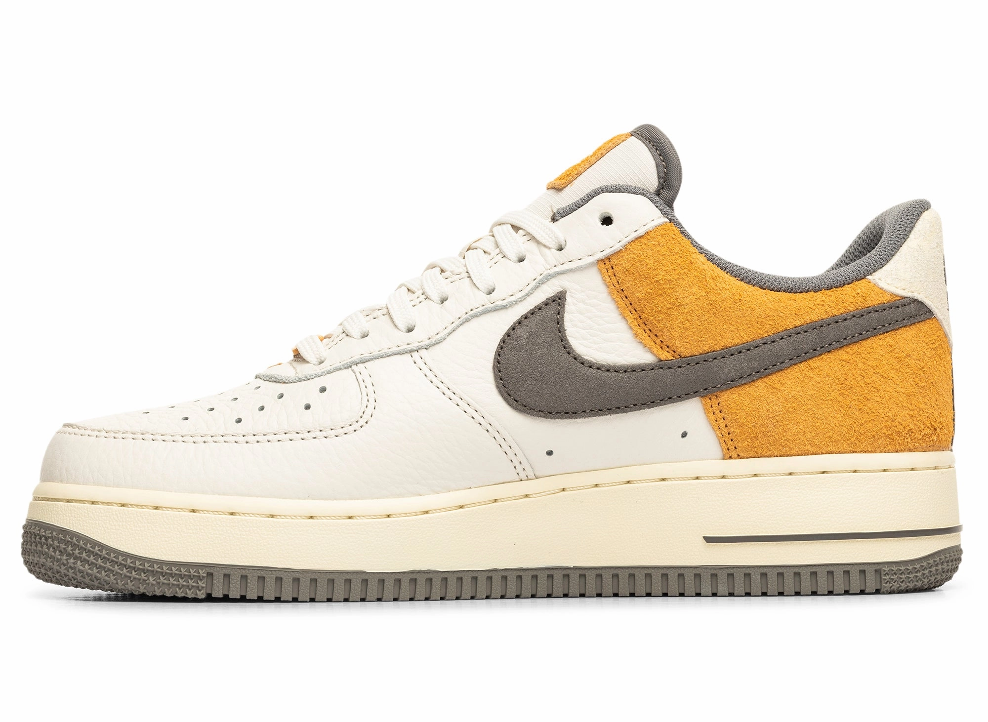 Nike Air Force 1 '07 LV8