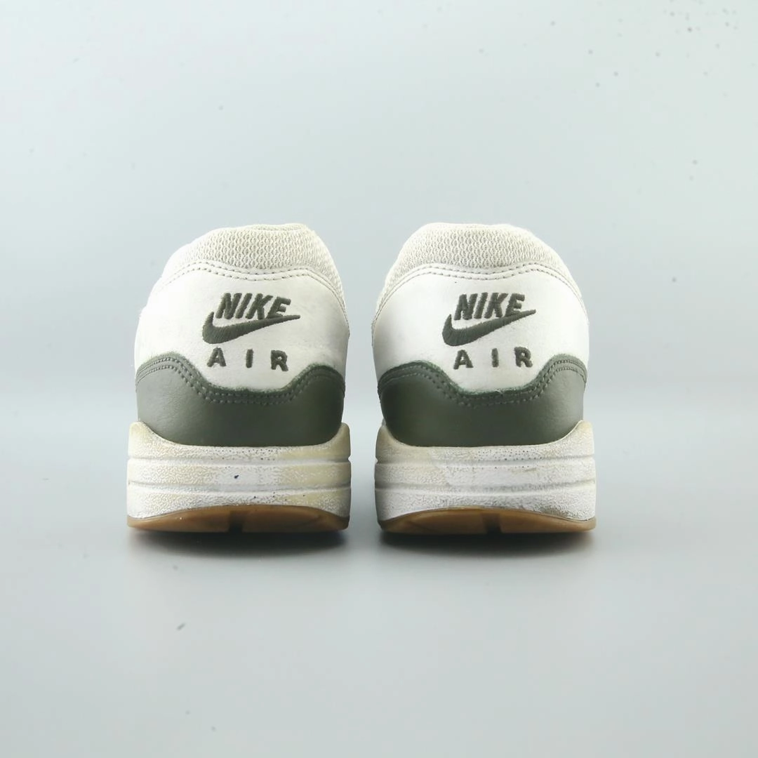 NIKE  AIR MAX 1
