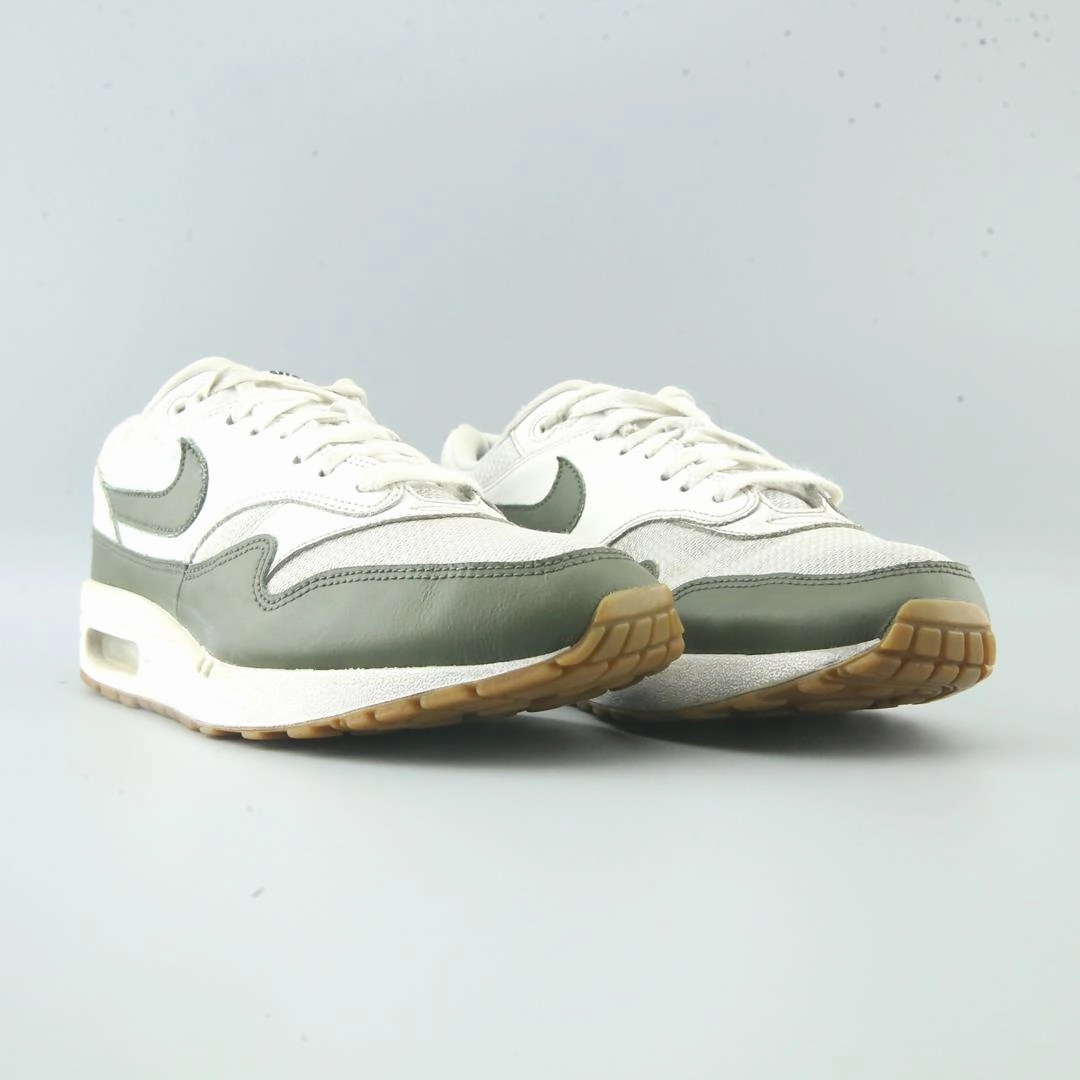NIKE  AIR MAX 1
