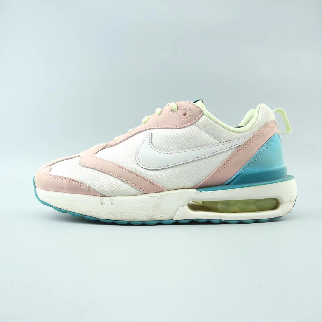 NIKE AIR MAX DAWN