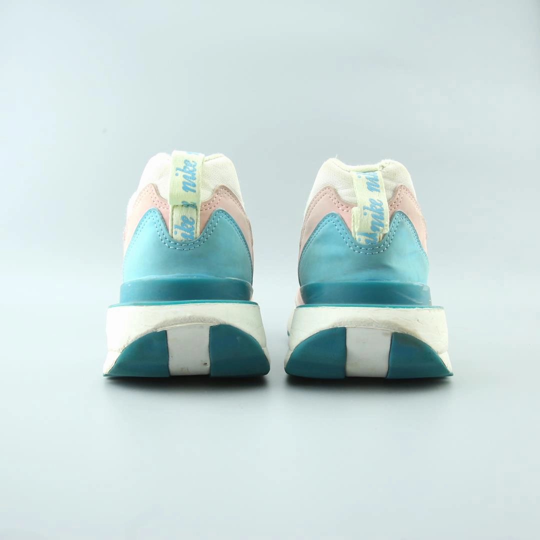NIKE AIR MAX DAWN