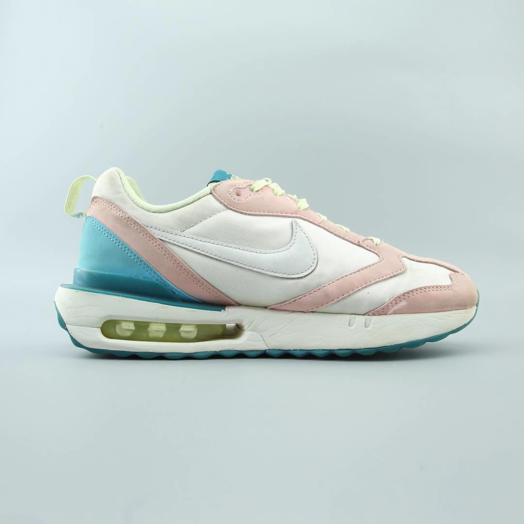 NIKE AIR MAX DAWN