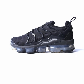 NIKE  AIR VAPORMAX PLUS
