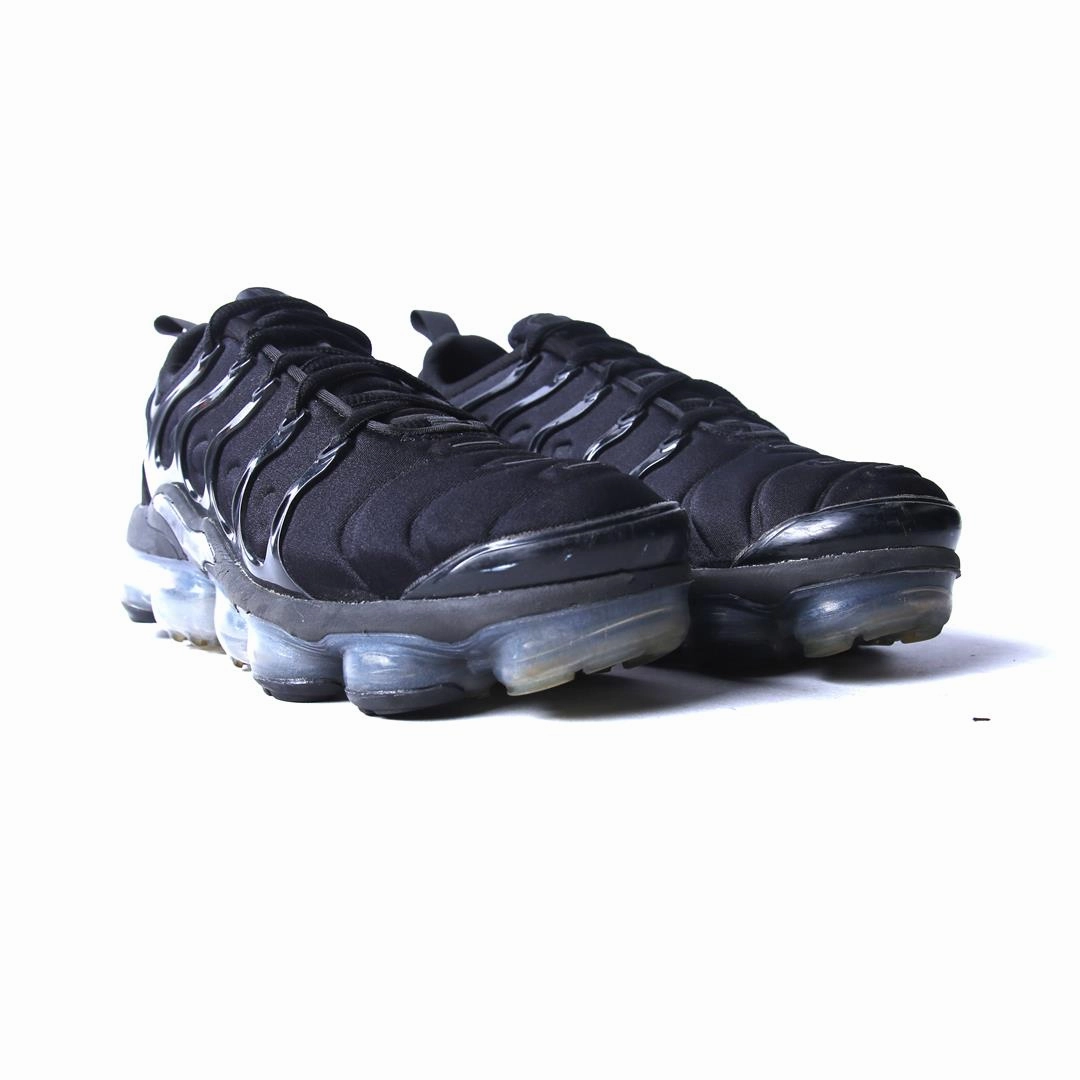 NIKE  AIR VAPORMAX PLUS