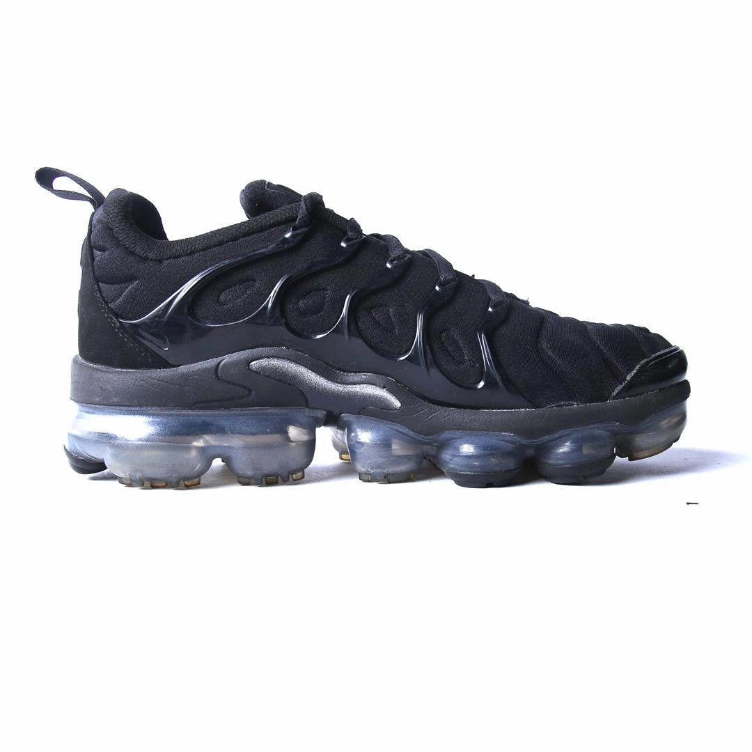 NIKE  AIR VAPORMAX PLUS
