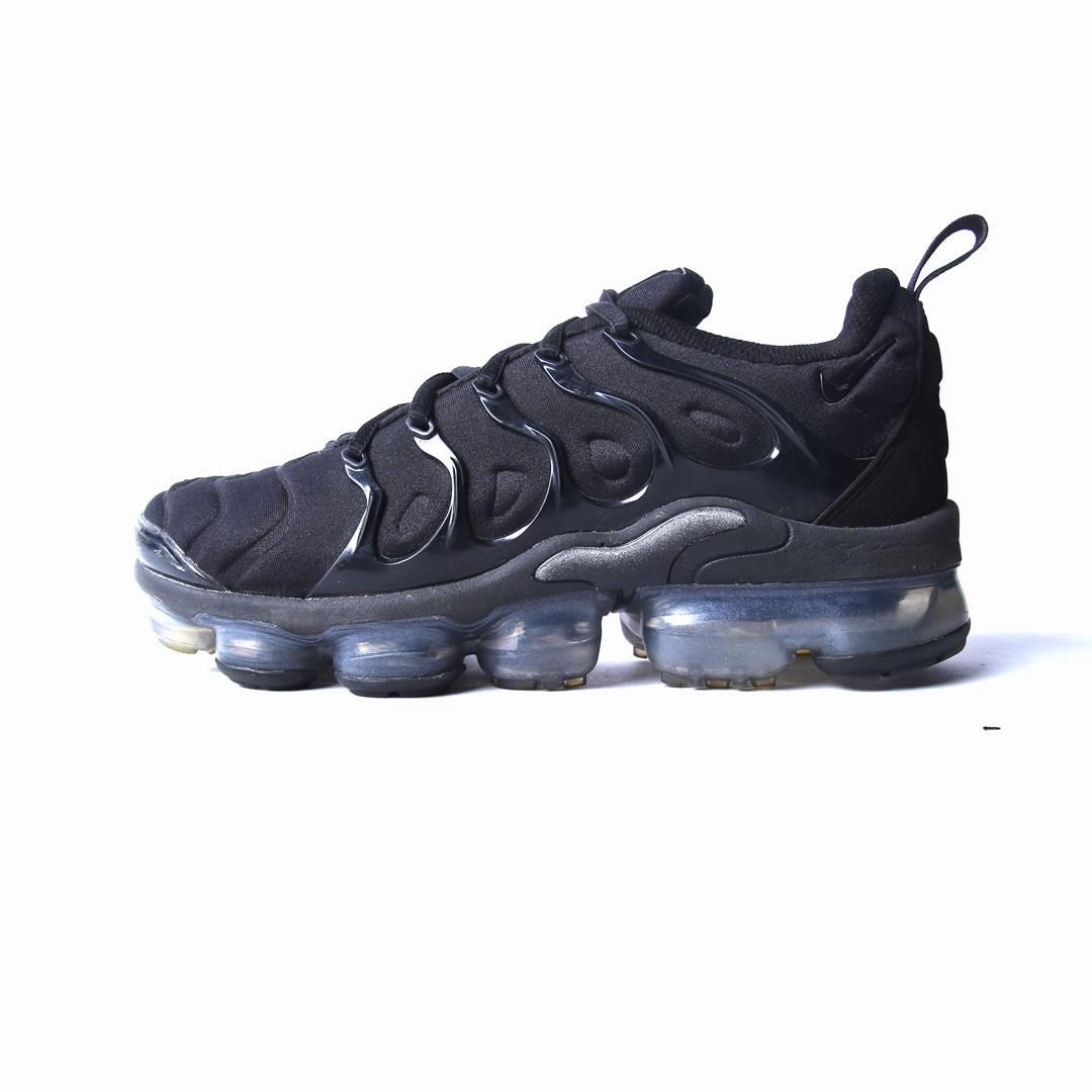 NIKE  AIR VAPORMAX PLUS