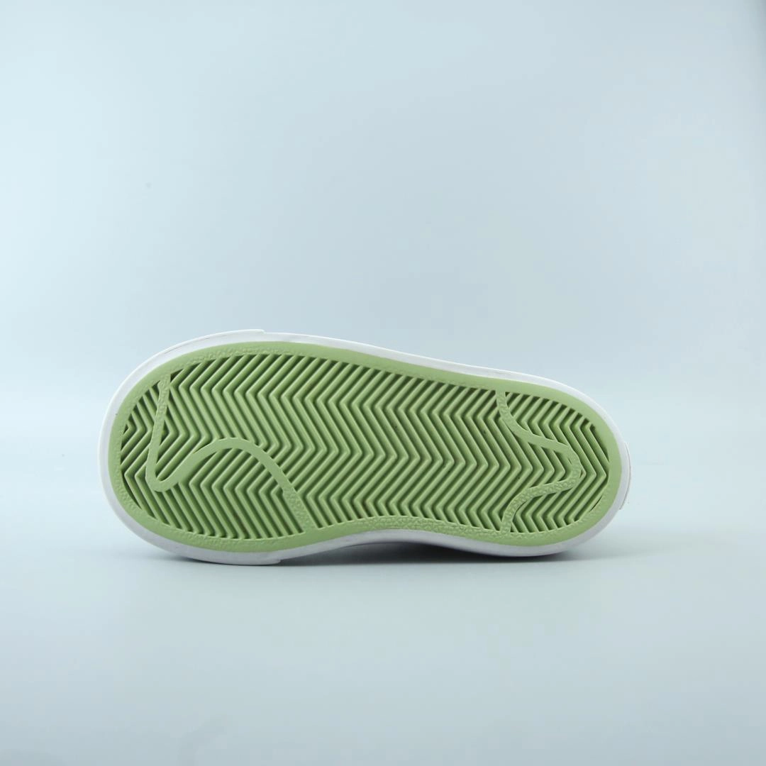 NIKE COURT LEGACY