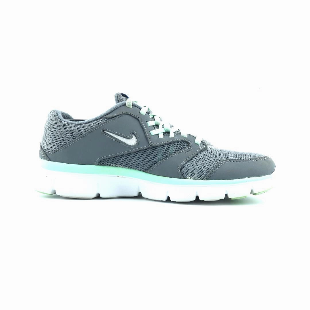 NIKE  FLEX EXPERIENCE RUN 3