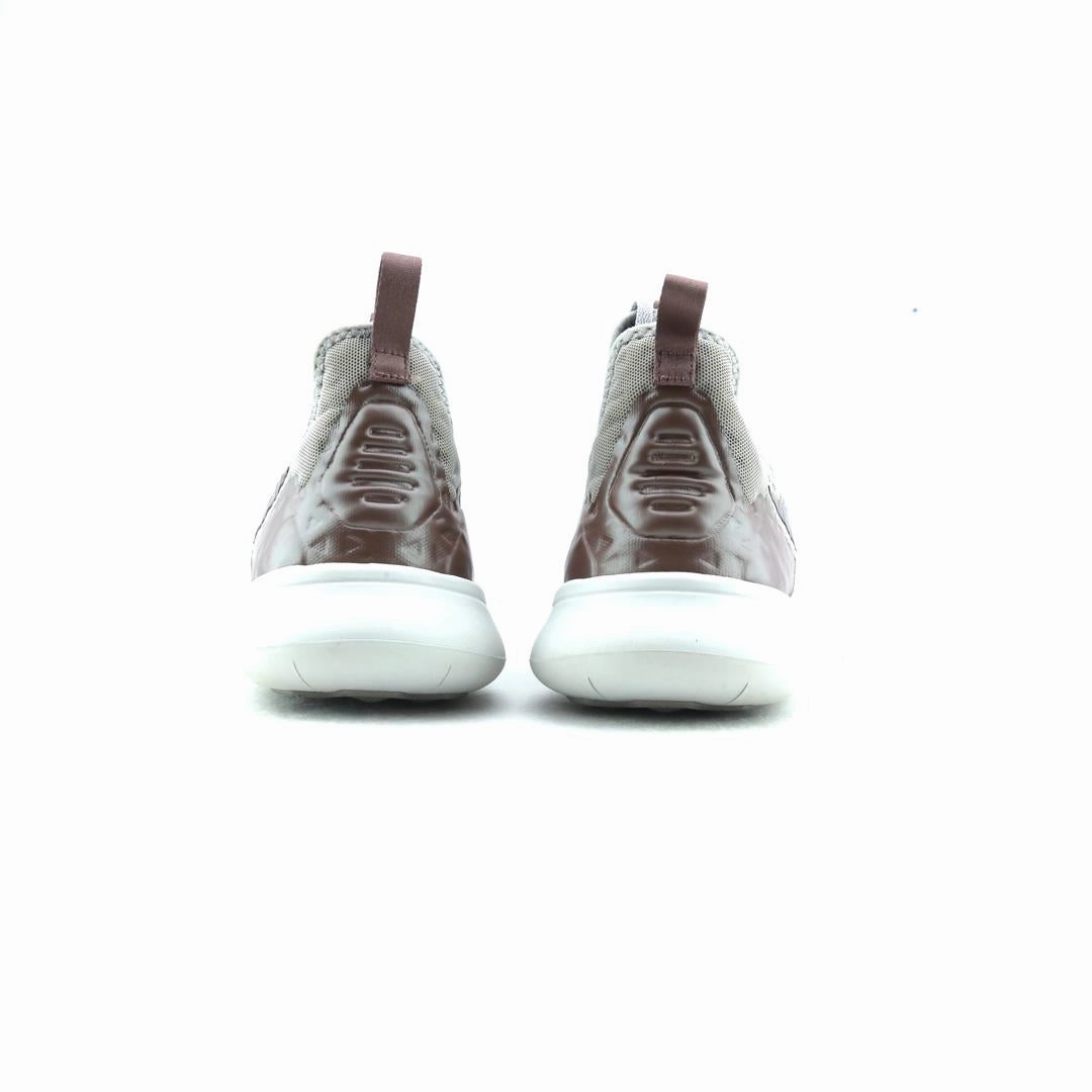 NIKE FREE TR 8