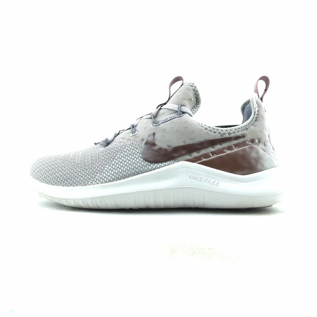 NIKE FREE TR 8