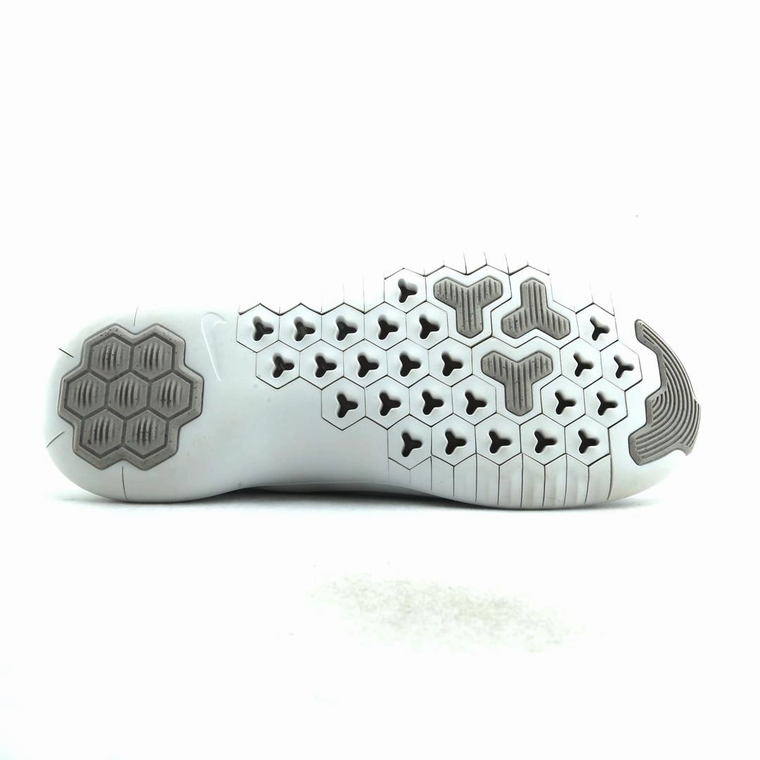 NIKE FREE TR 8