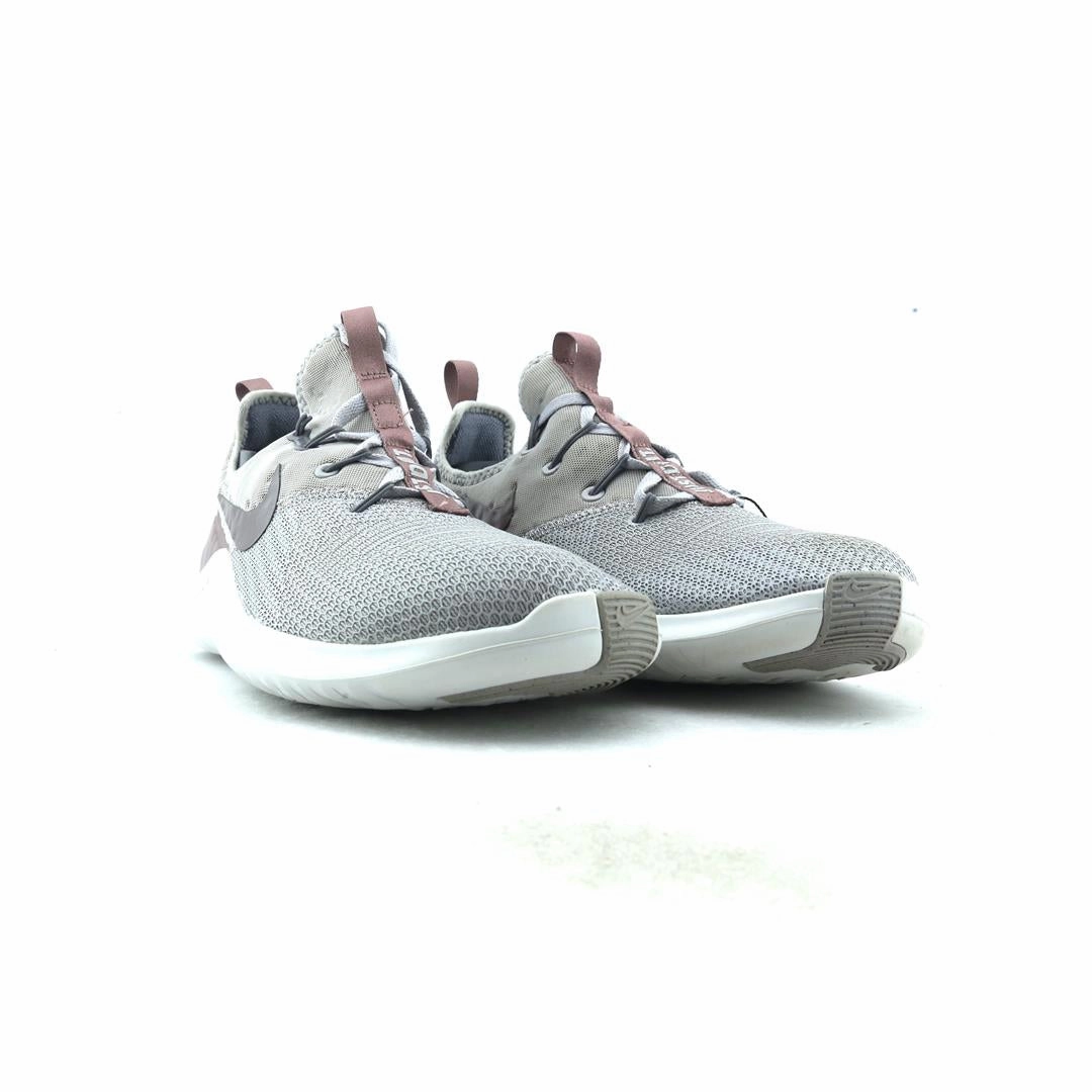 NIKE FREE TR 8