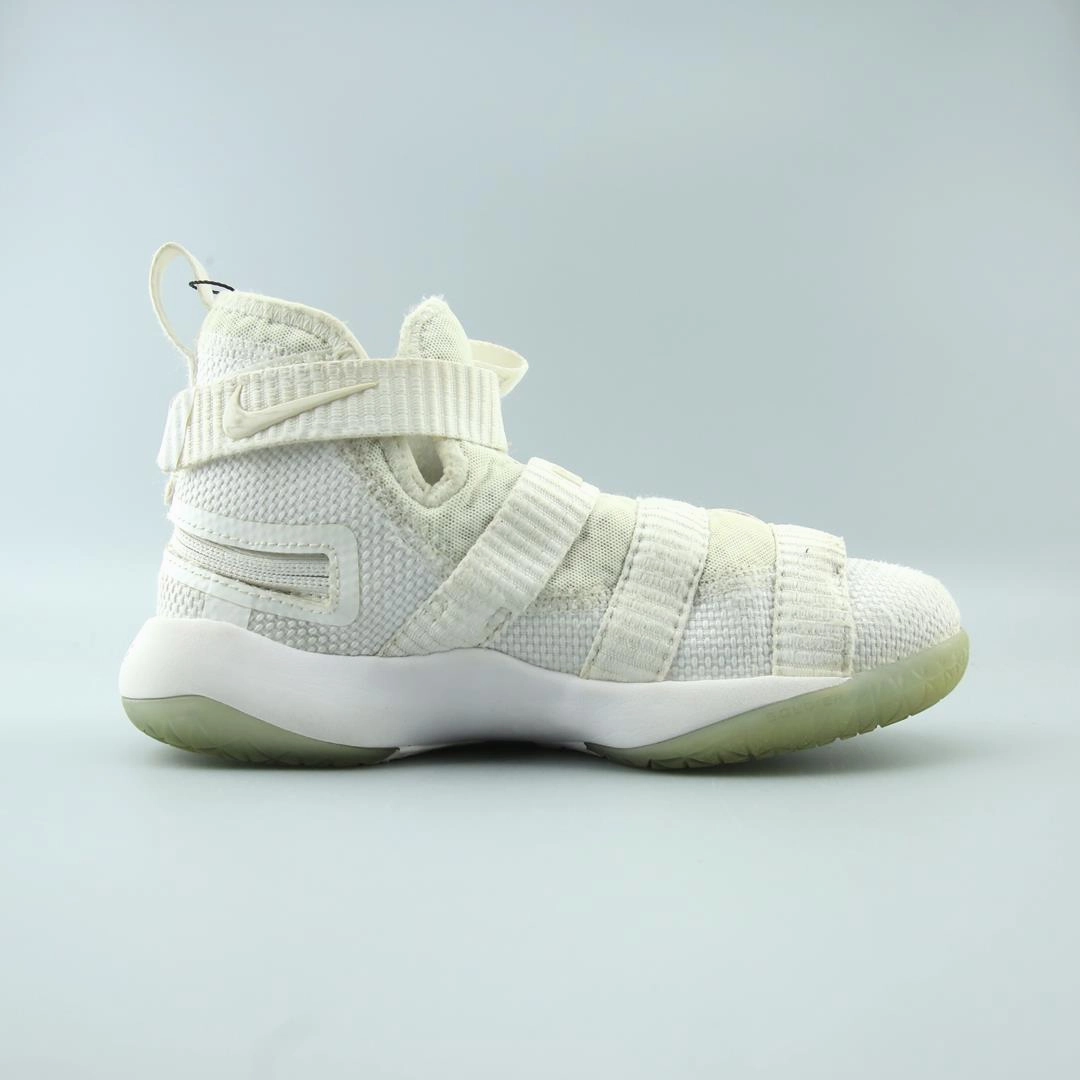 NIKE LEBRON ZOOM SOLDIER 11