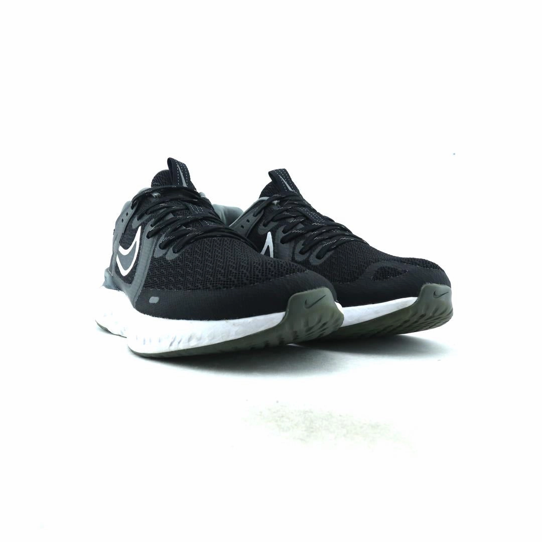 NIKE  LEGEND REACT 2