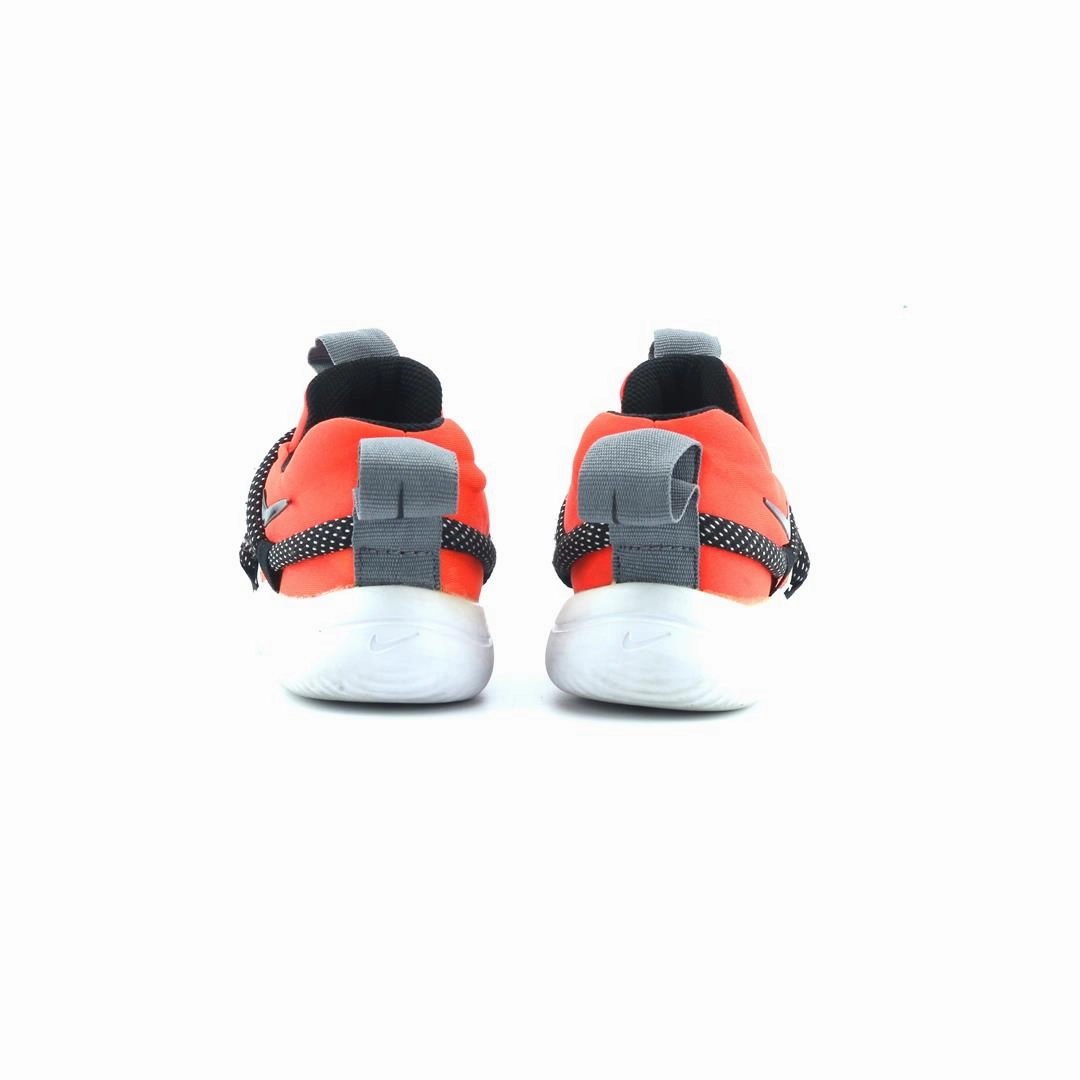 NIKE NOVICE
