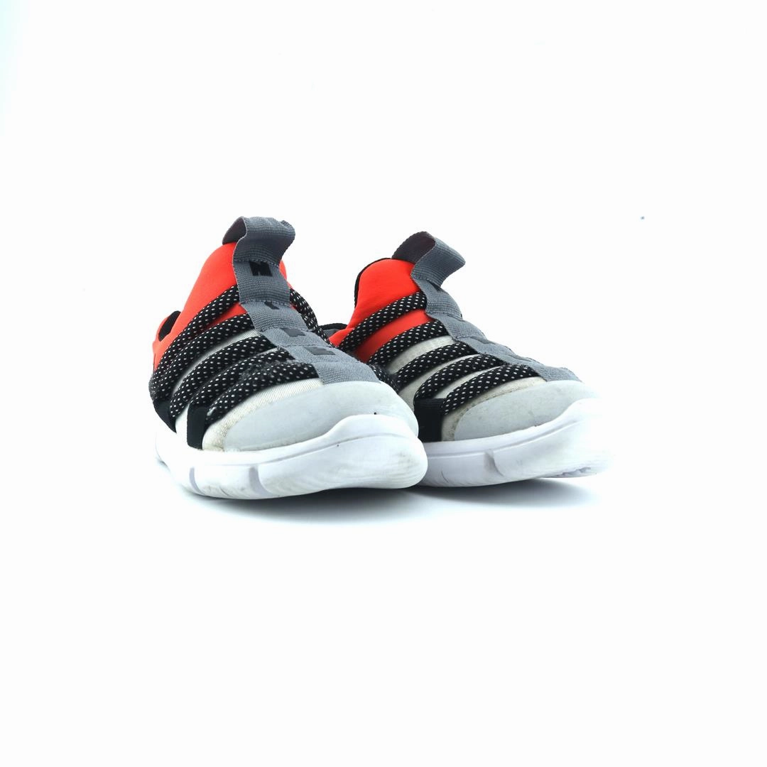 NIKE NOVICE