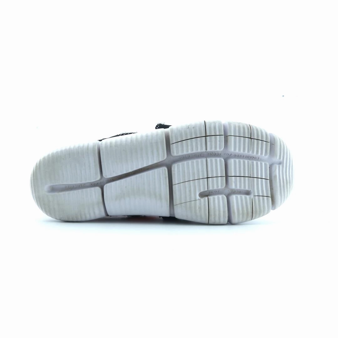 NIKE NOVICE