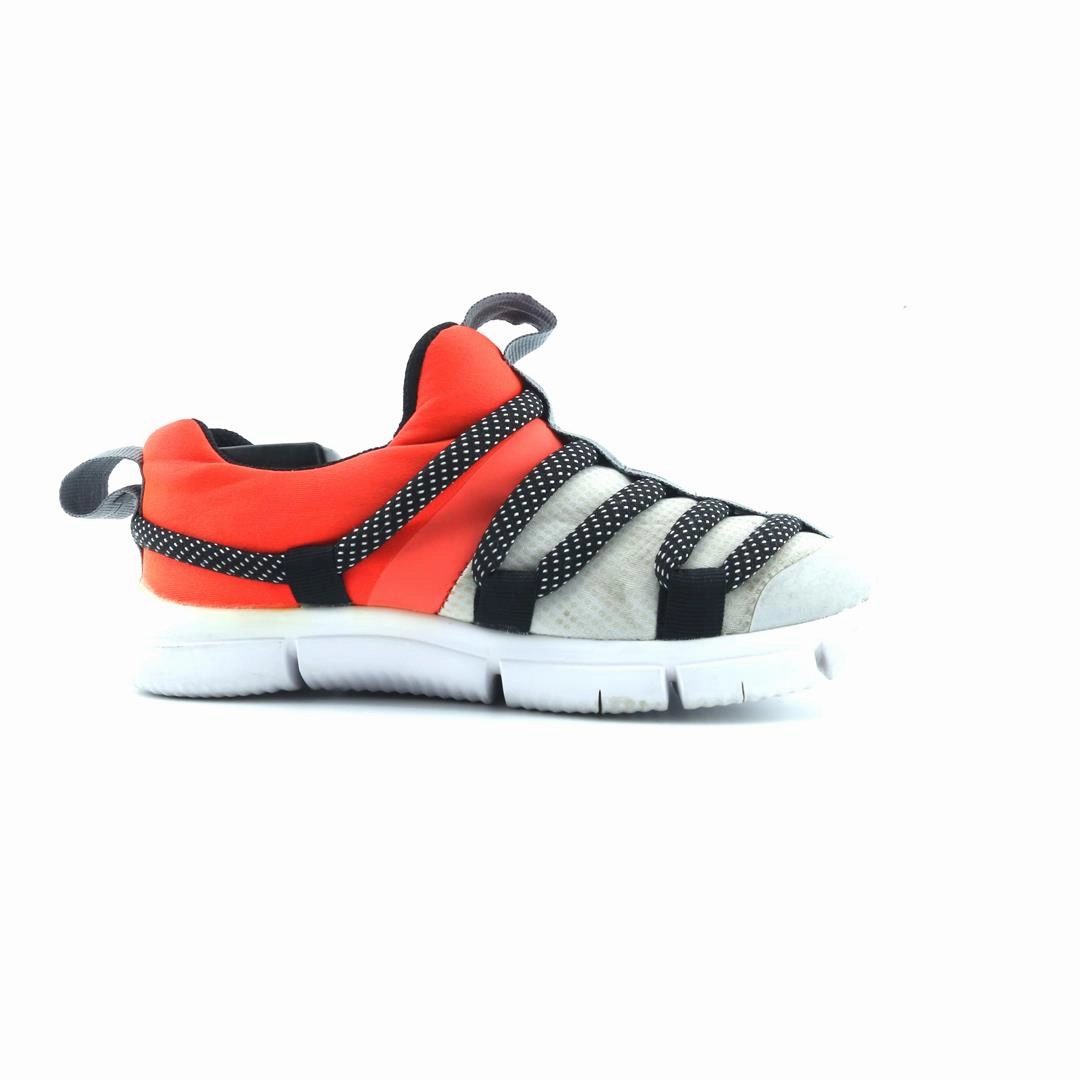 NIKE NOVICE