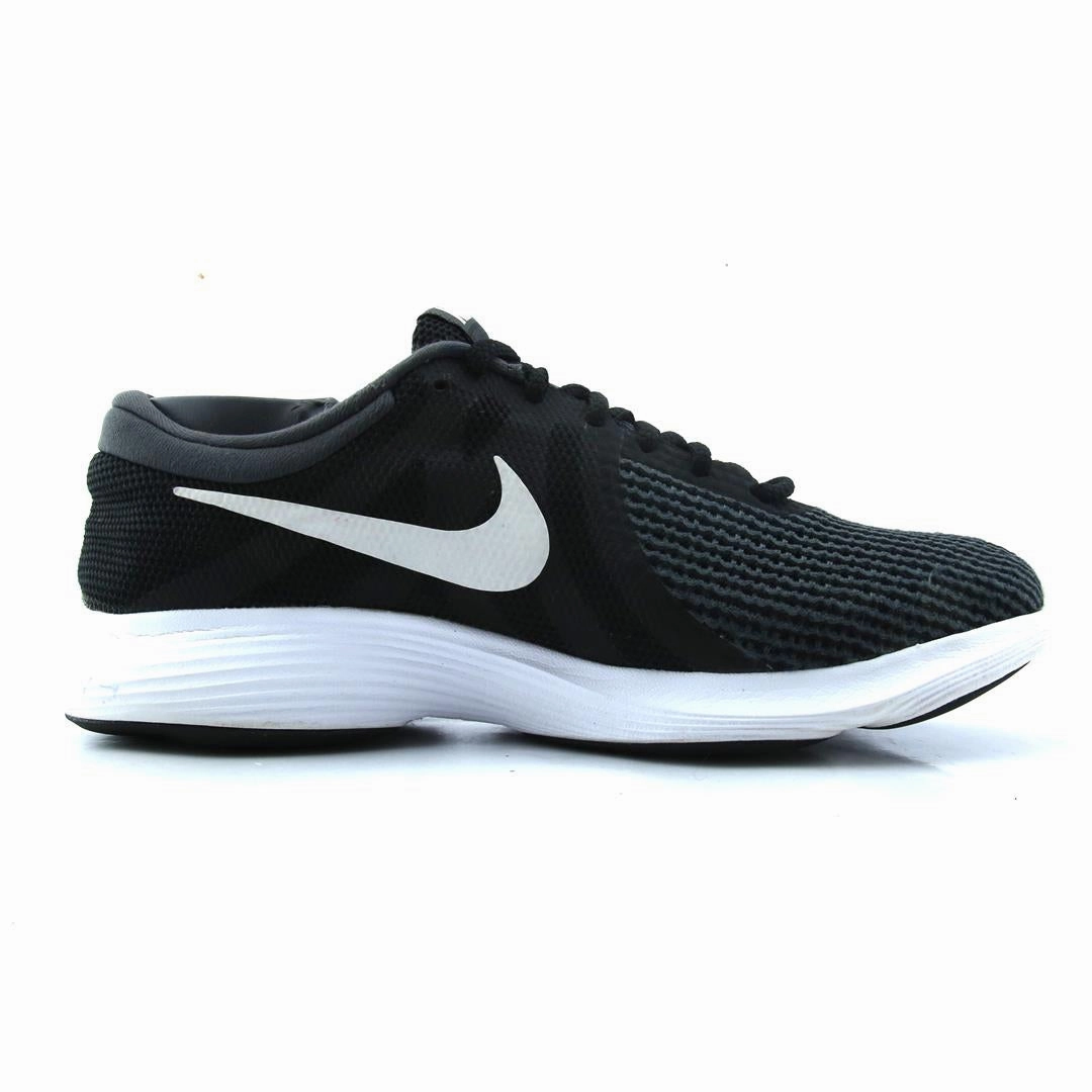 NIKE REVOLUTION 4
