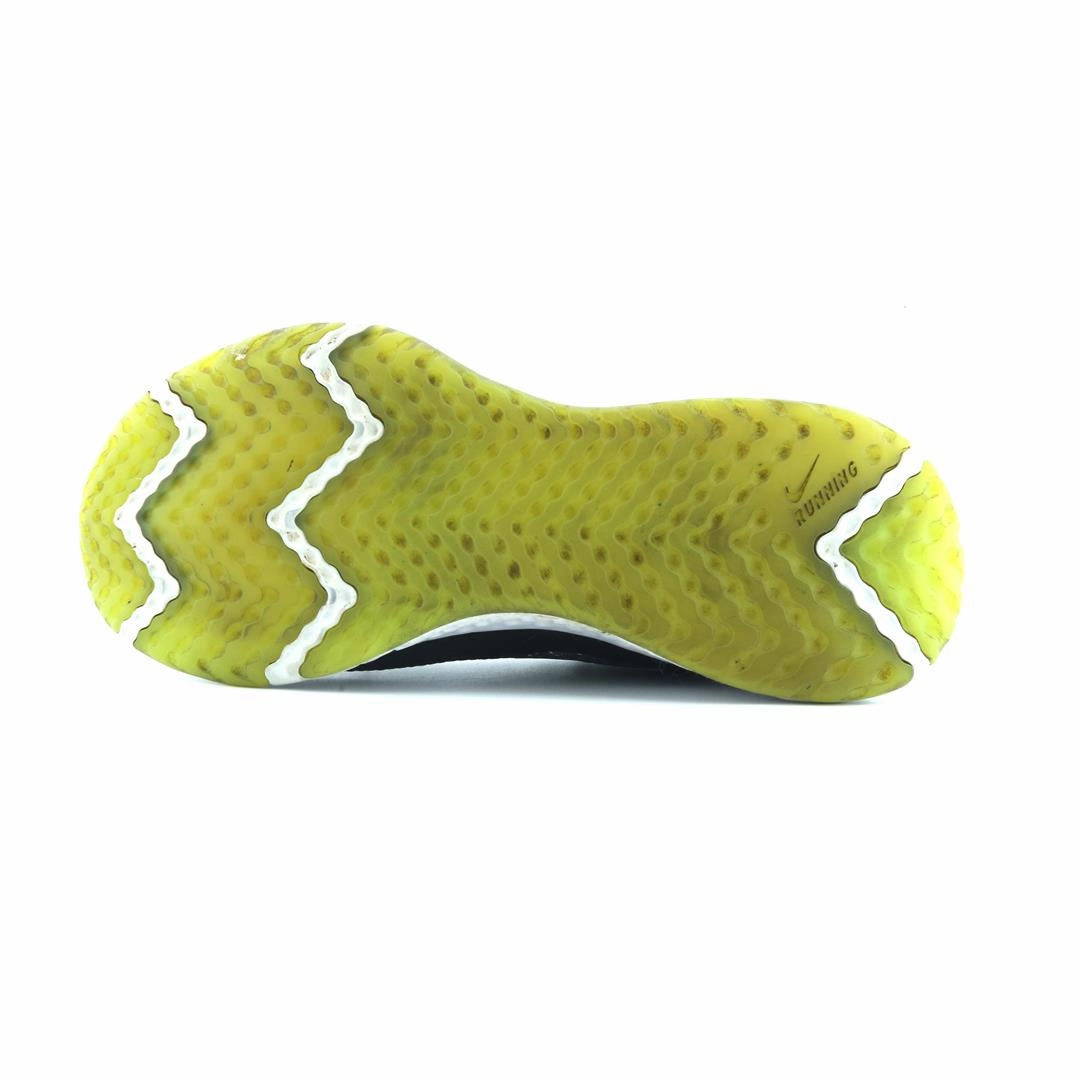 NIKE REVOLUTION 5
