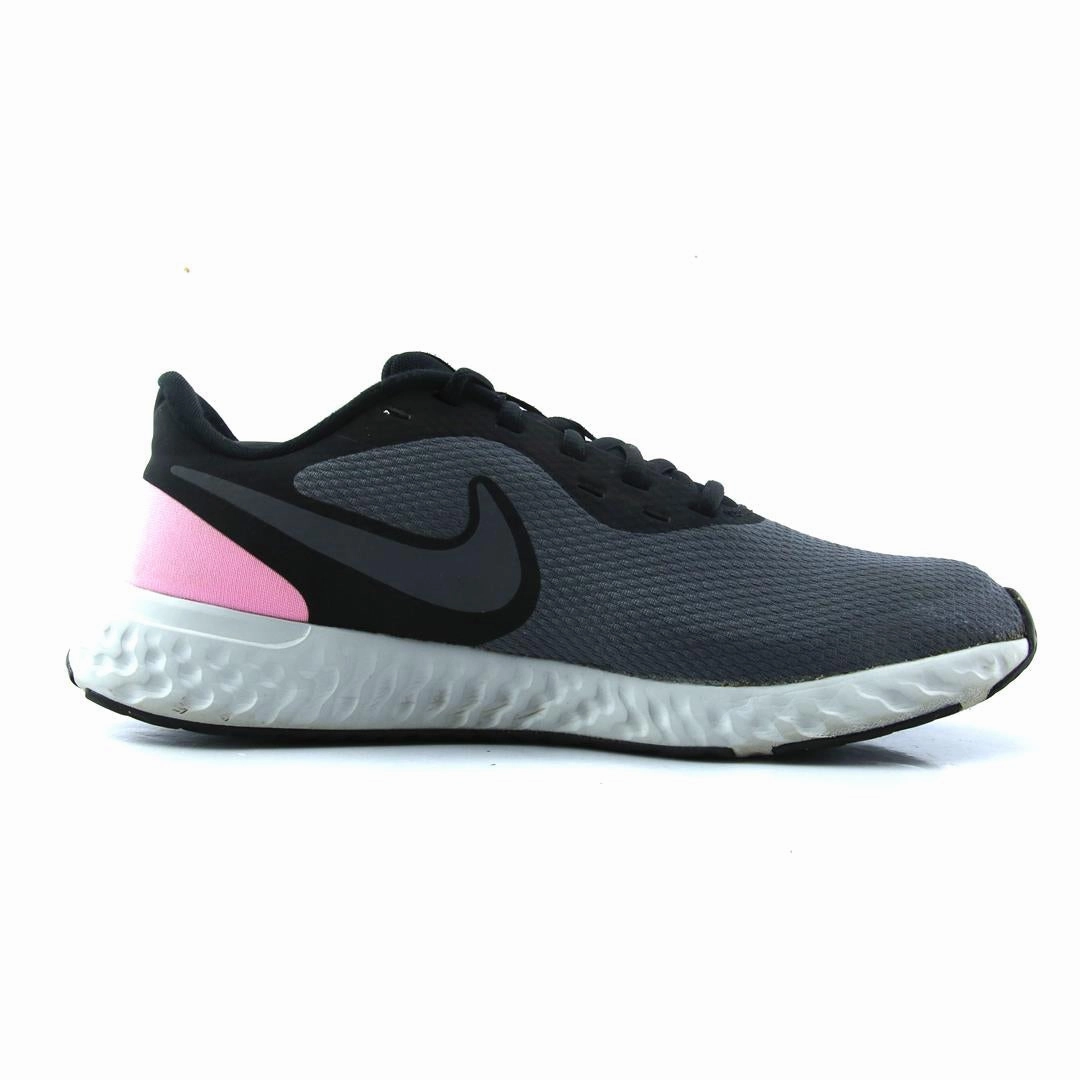 NIKE REVOLUTION 5