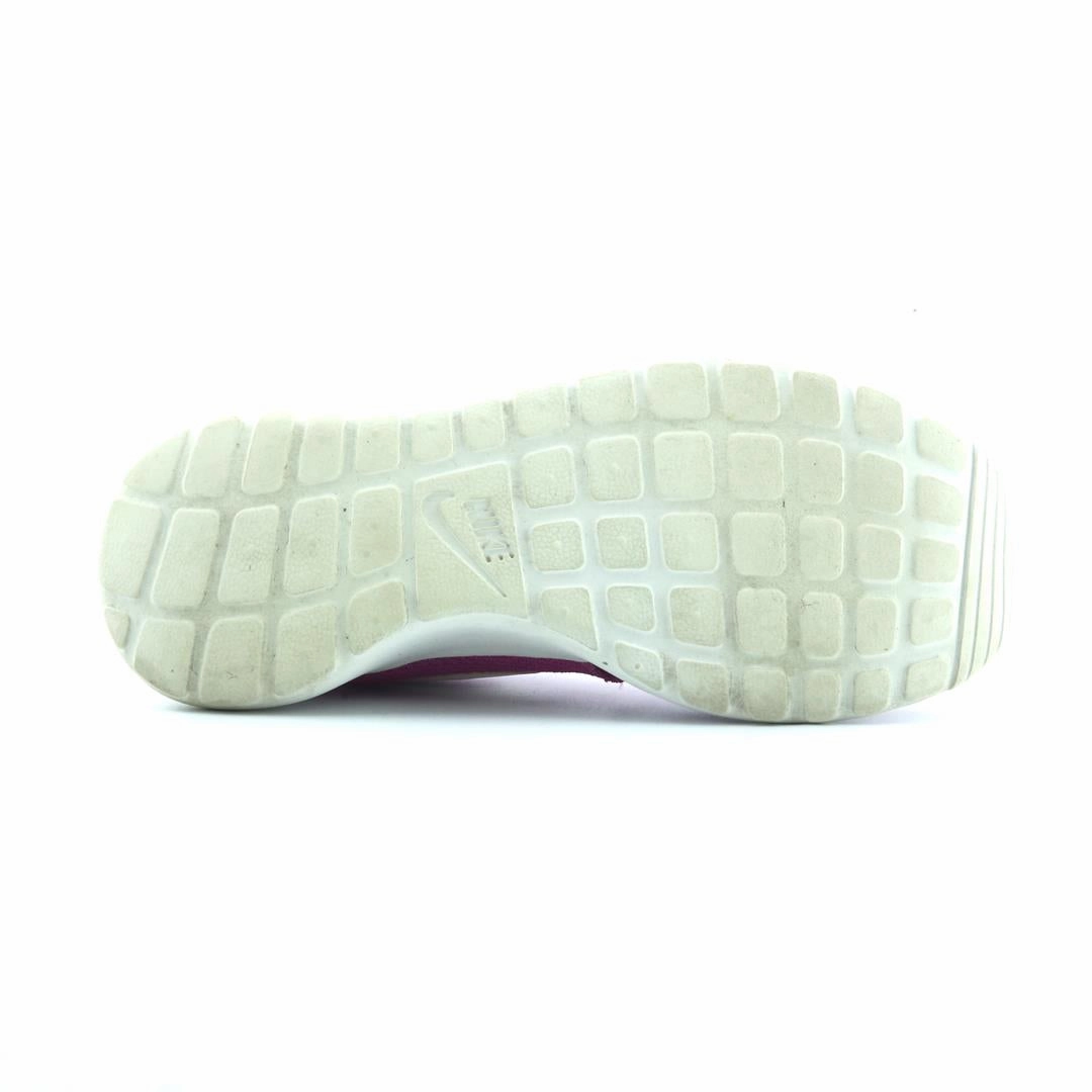 NIKE ROSHE ONE