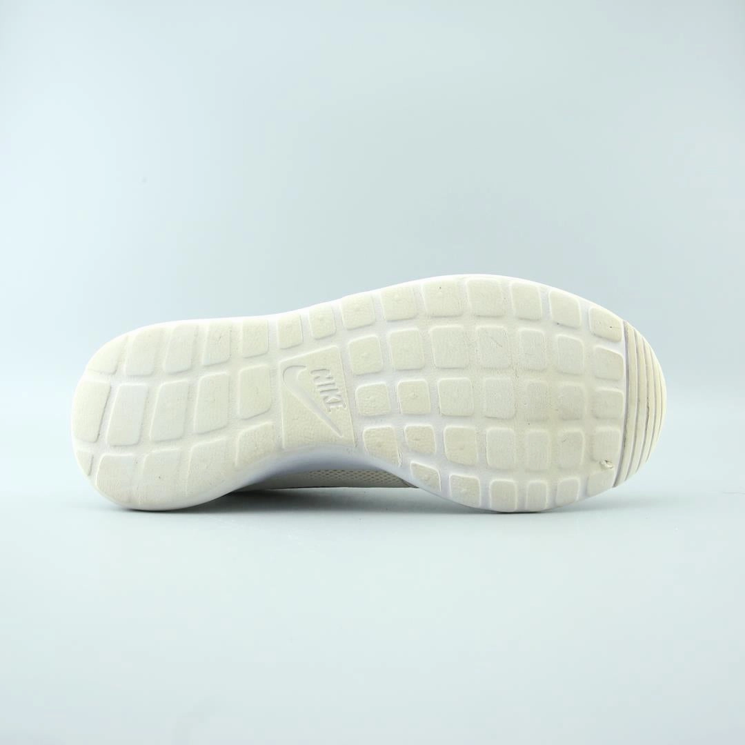 NIKE ROSHE ONE