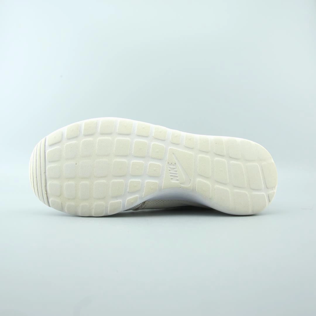 NIKE ROSHE ONE