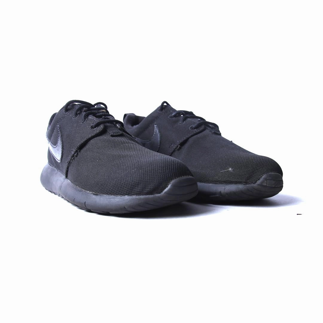 NIKE ROSHE ONE