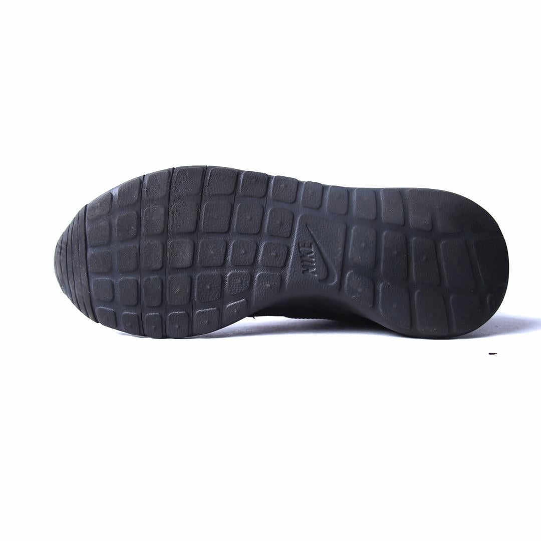 NIKE ROSHE ONE