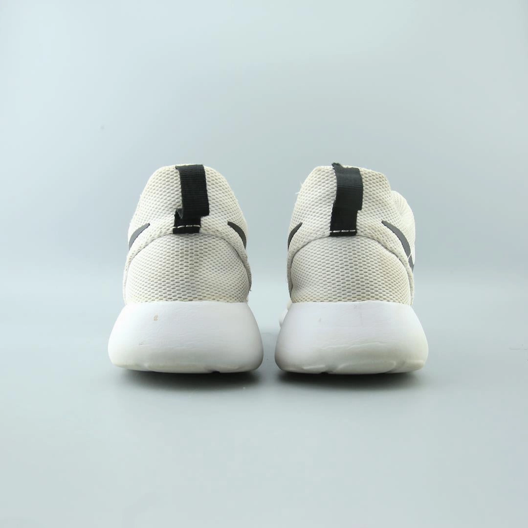 NIKE ROSHE ONE
