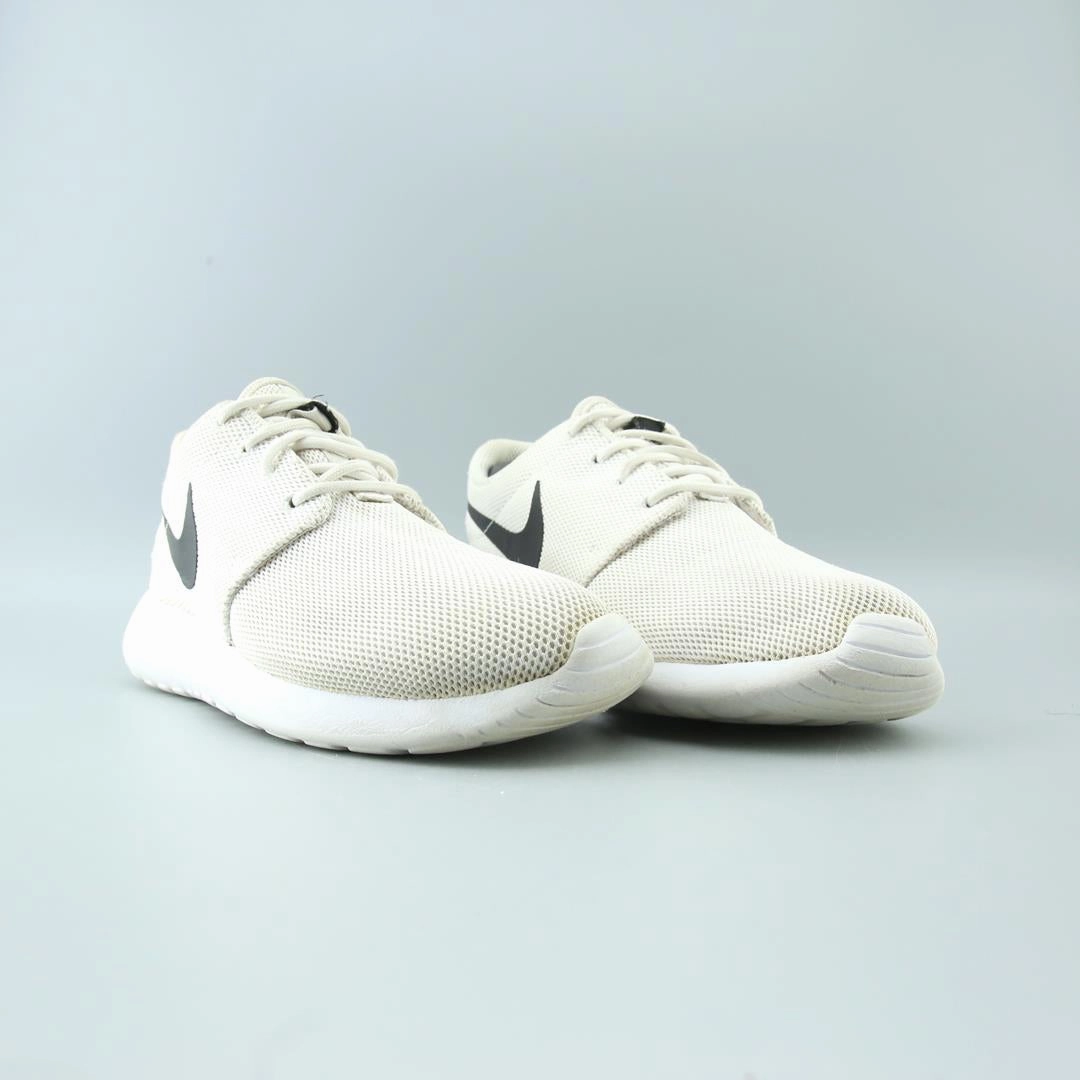 NIKE ROSHE ONE