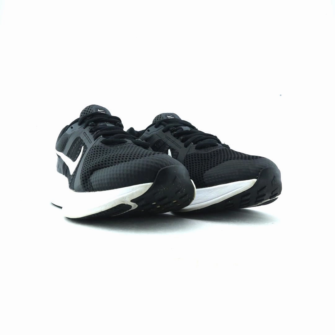 NIKE  RUN SWIFT 2