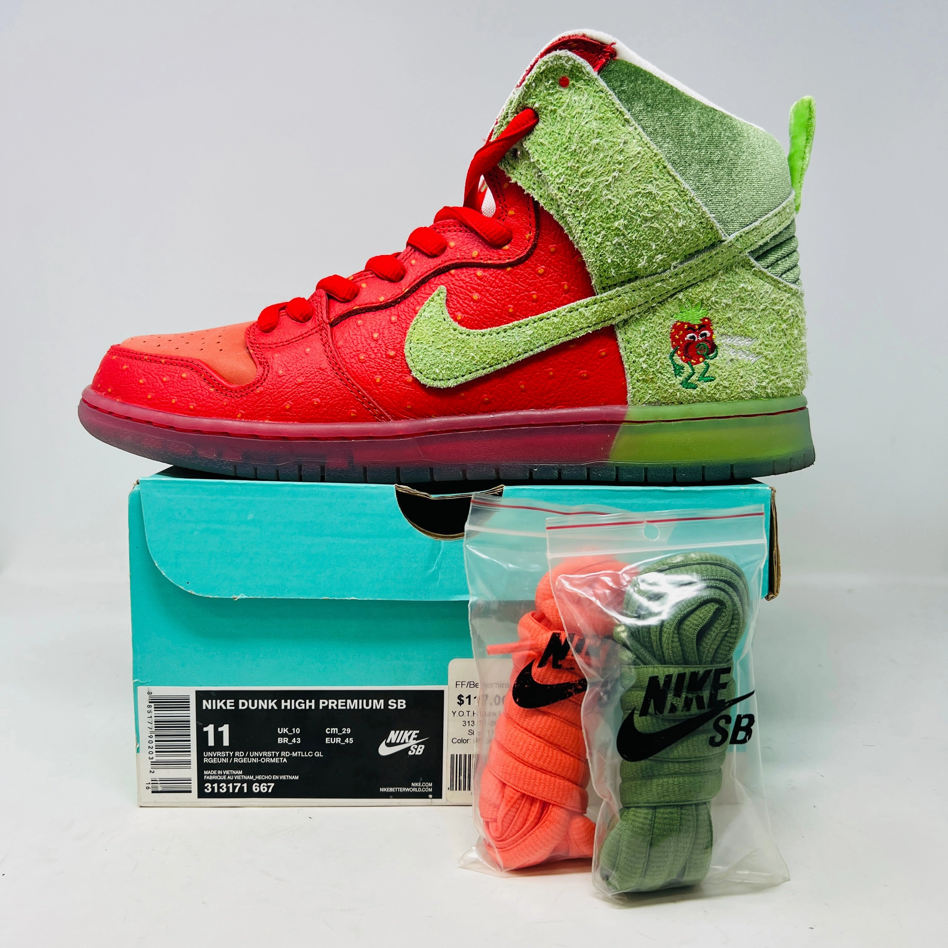 Nike SB Dunk High Strawberry Cough