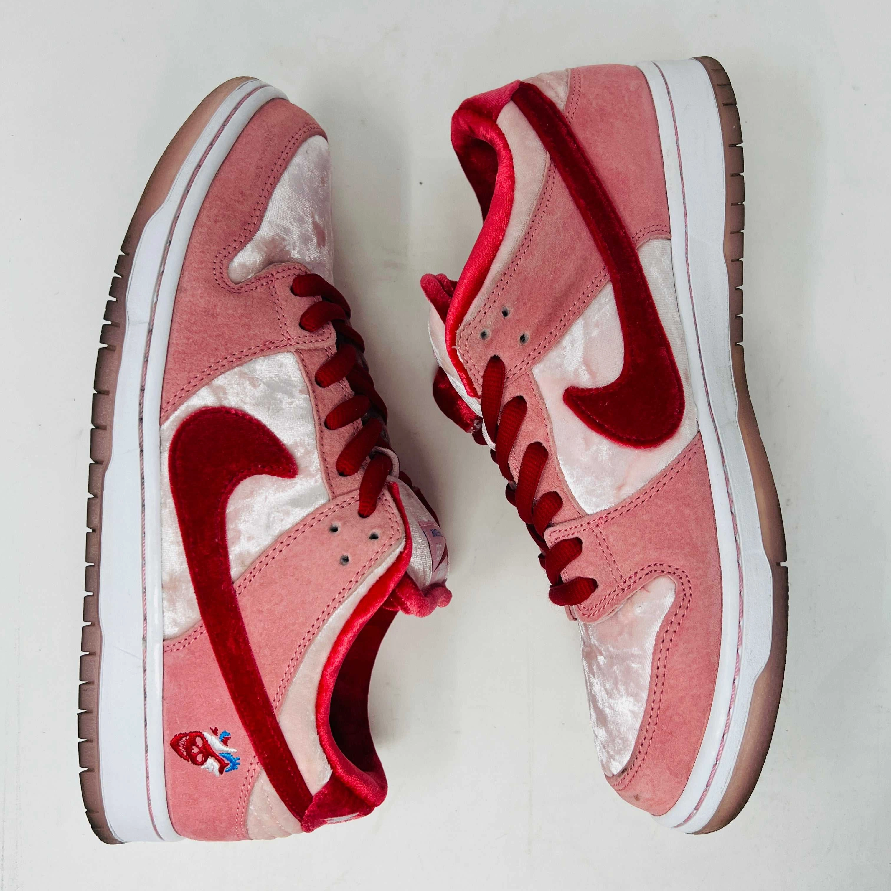 Nike SB Dunk Low StrangeLove Skateboards