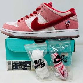 Nike SB Dunk Low StrangeLove Skateboards