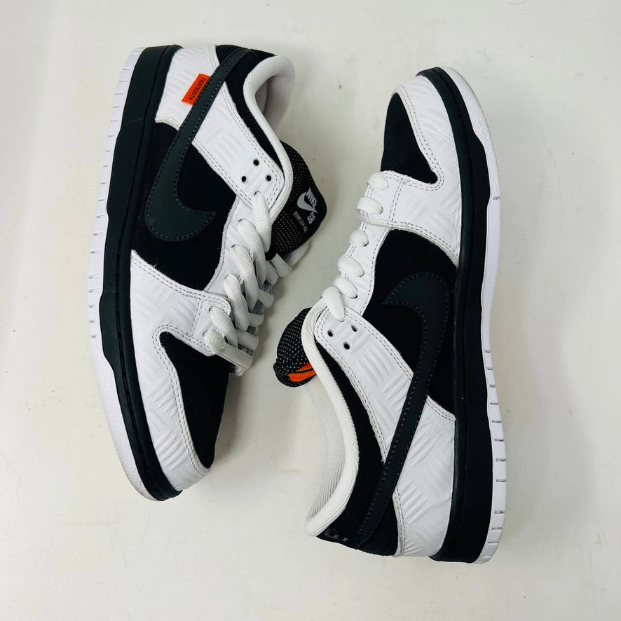 Nike SB Dunk Low TIGHTBOOTH