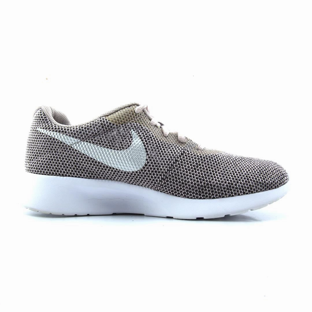 NIKE TANJUN
