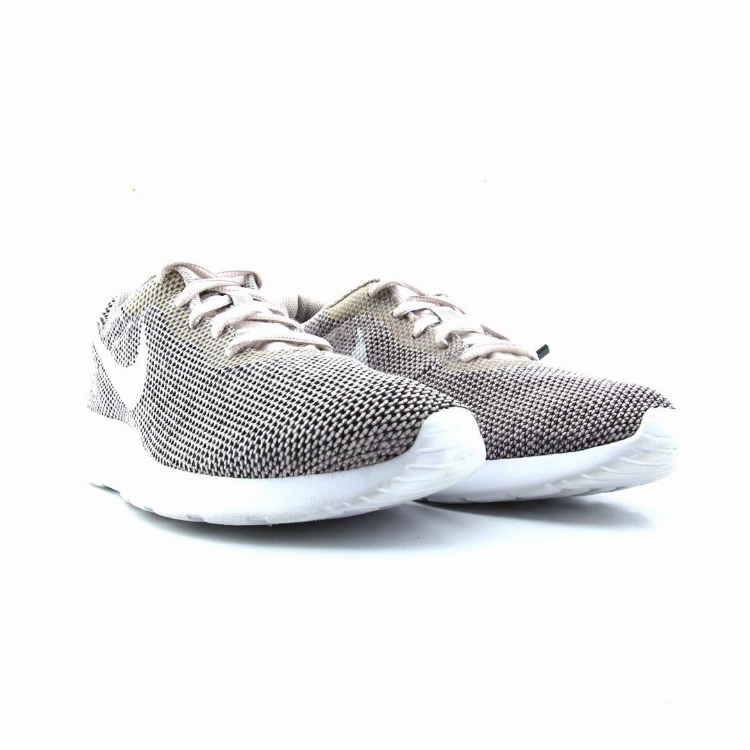 NIKE TANJUN