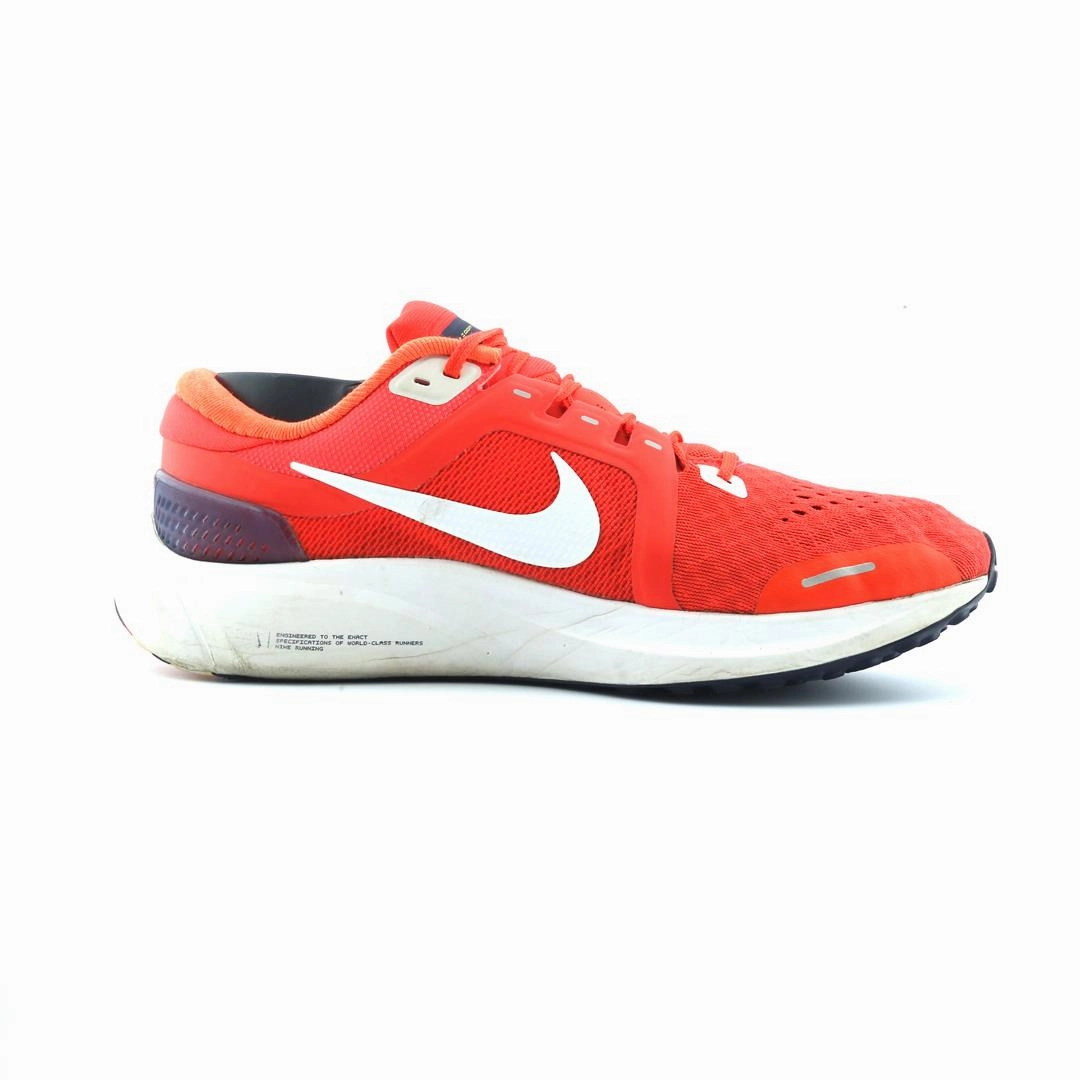 NIKE VOMERO 16