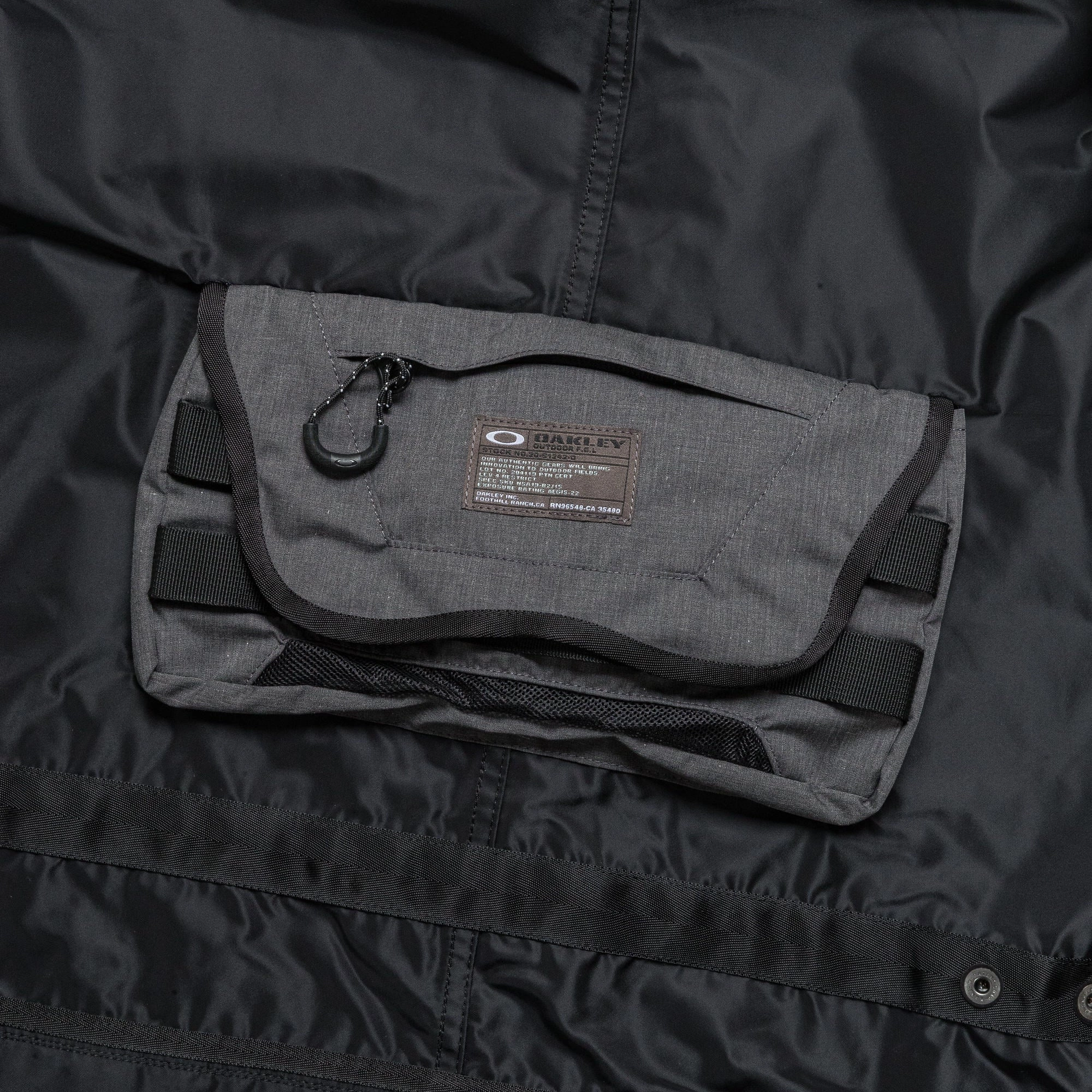 Polyester Twill Laminated Jacket x OAKLEY - Black/Black