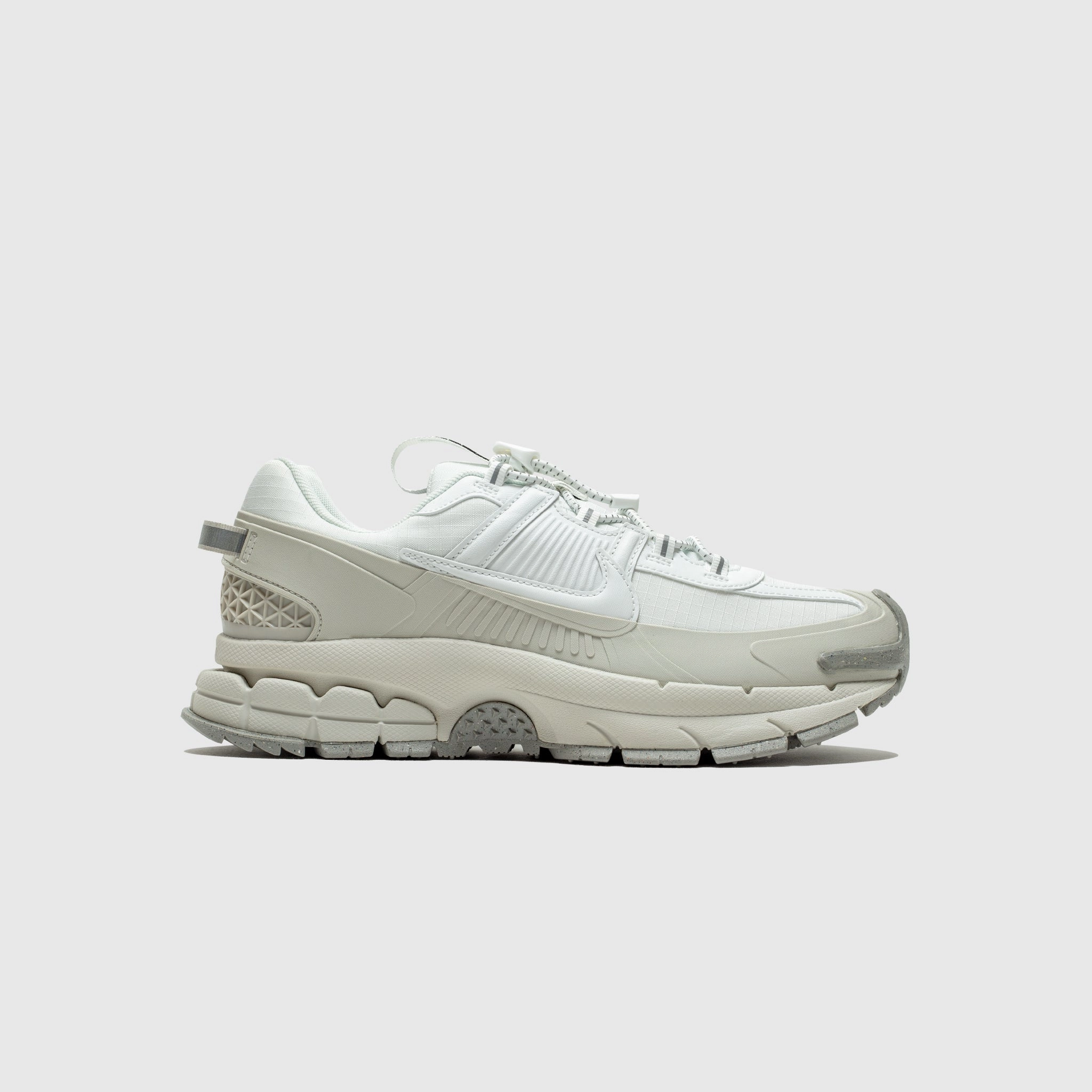 ZOOM VOMERO ROAM LIGHT BONE